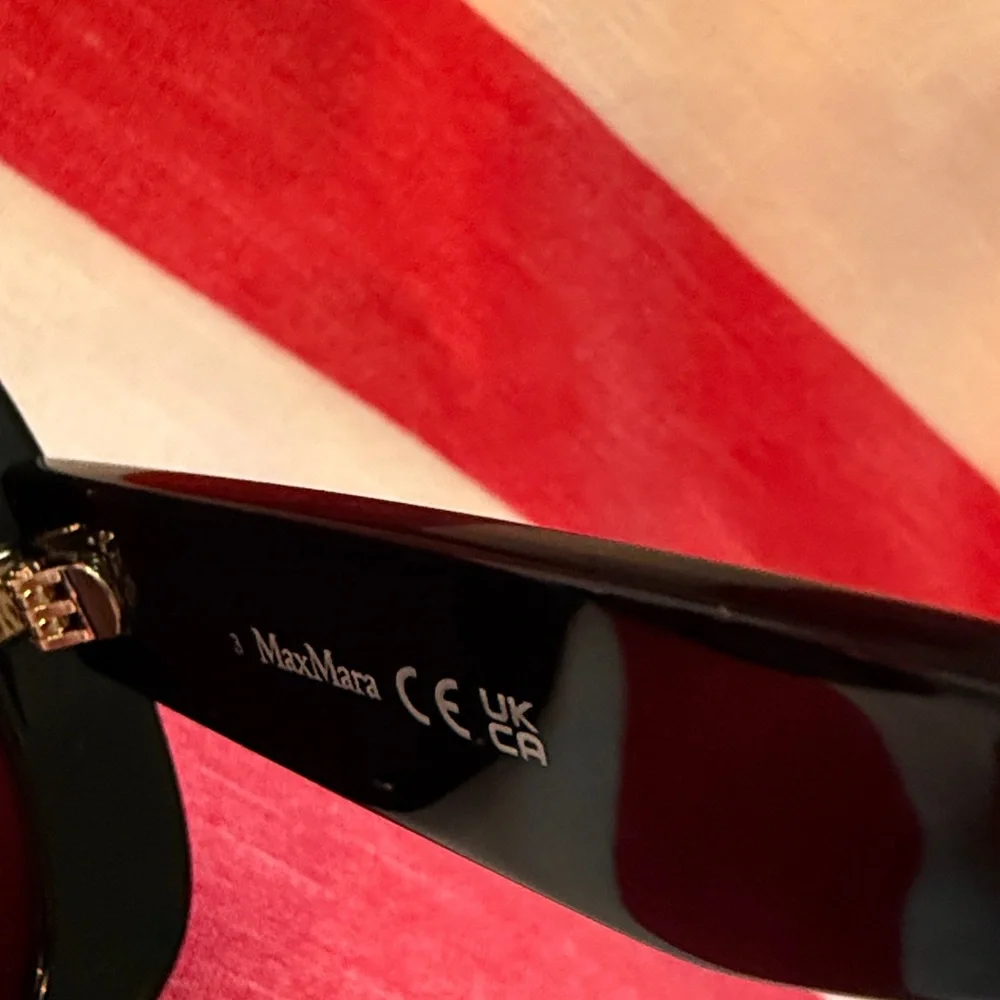 MaxMara 55mm Black Vintage Inspired Rounded Sunglasses with Dark Lenses NIC